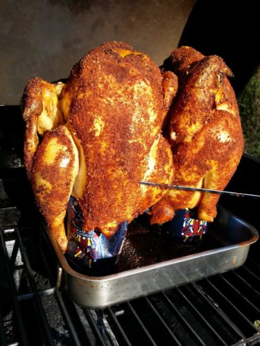 Poulet Barbecue Sur Canette De Bière