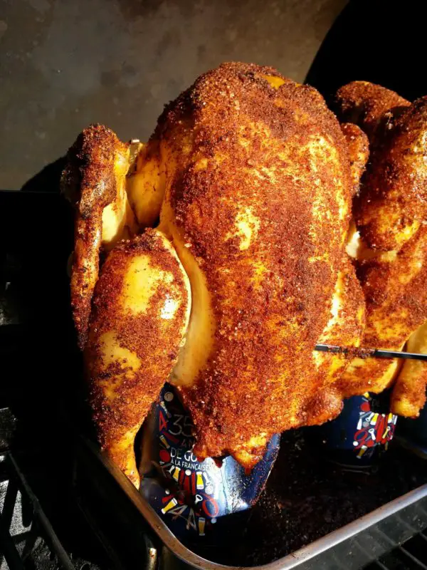 Poulet Barbecue Sur Canette De Bière